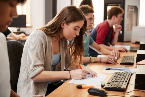 top 10 popular courses to study in england